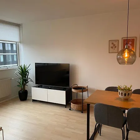 Stylish And Cozy In The Heart Of Arhus, Dk Apartment *